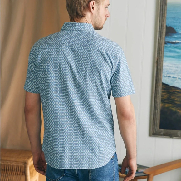 Faherty Short-Sleeve Stretch Playa Shirt in Fish Scale Redux Size Small NWT - Picture 3 of 12